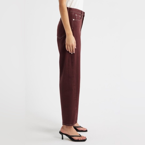 Rails Samo Barrel Leg Jeans in the color Chocolate Contrast Stitch. - Picture 2 of 10
